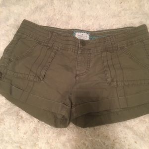 American Eagle cargo shorts, size 6 gently used